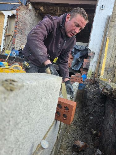 Expert advice on home extensions, renovations, and building regulations in North Leeds. From cost guides to technical tips for LS7, LS8, and LS17 homeowners and beyond. Follow our journey across Alwoodley, Roundhay, Moortown and more.